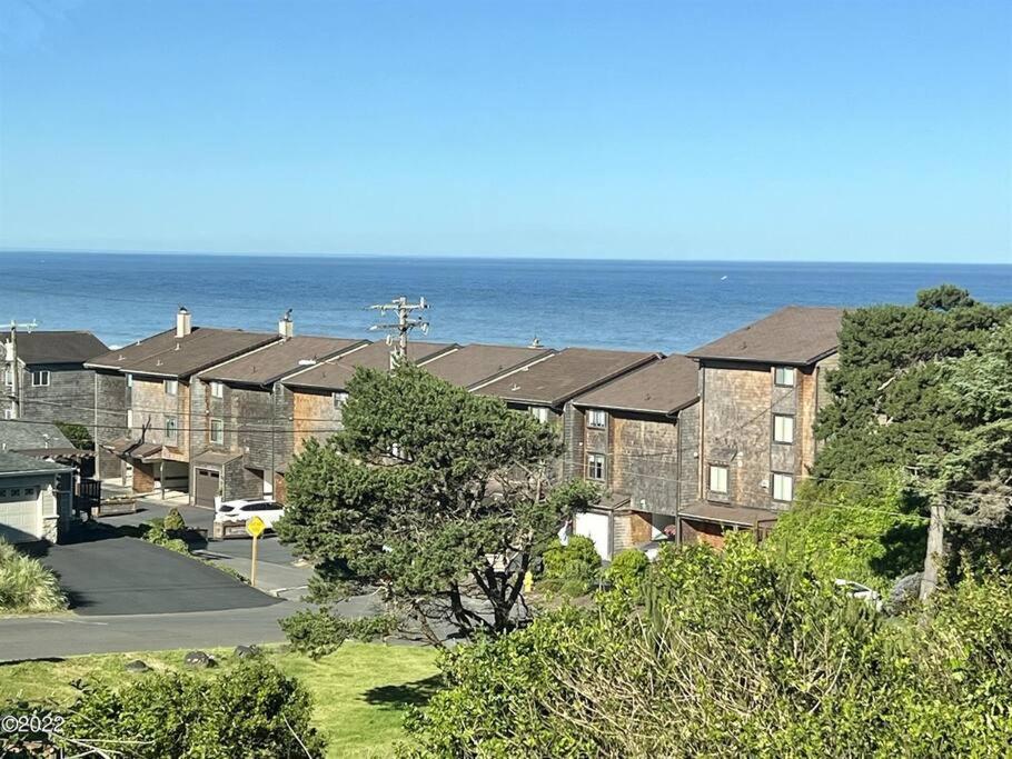 Pacific Peek One - OceanView - EV Charger - Pet OK view 5