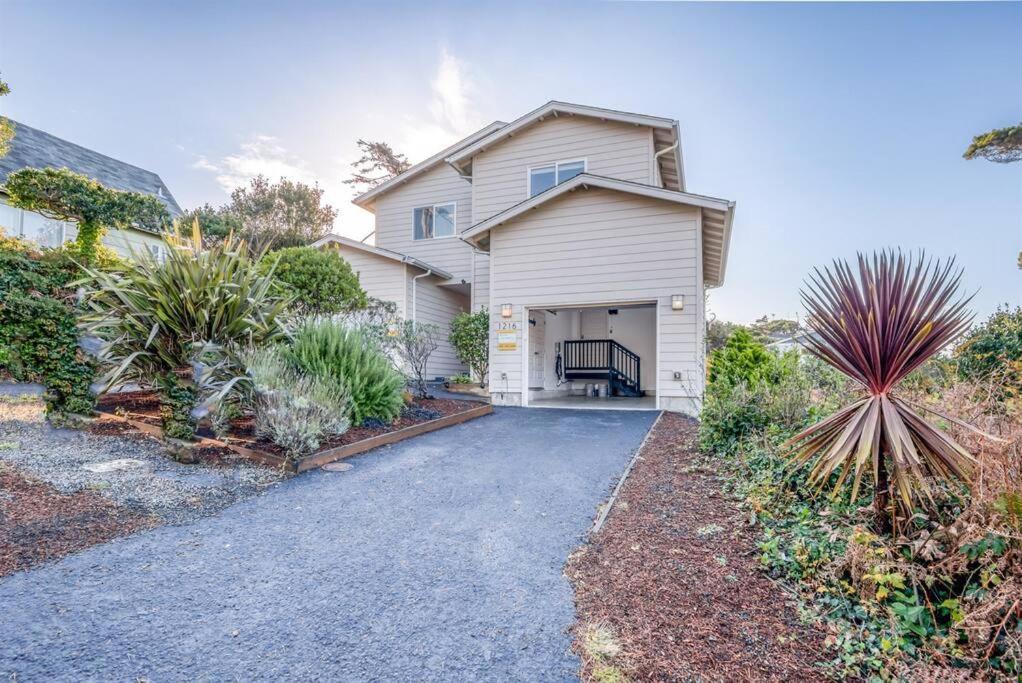 Hotel Pacific Peeks Two - OceanView - EV Charger - Pet Friendly - Image 1