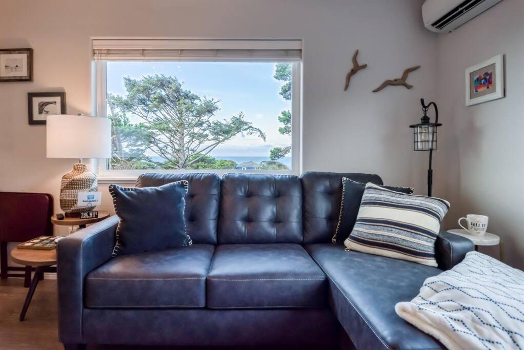 Pacific Peeks 2 - Oceanview Pet Friendly Retreat with EV Charging fee, photo 21