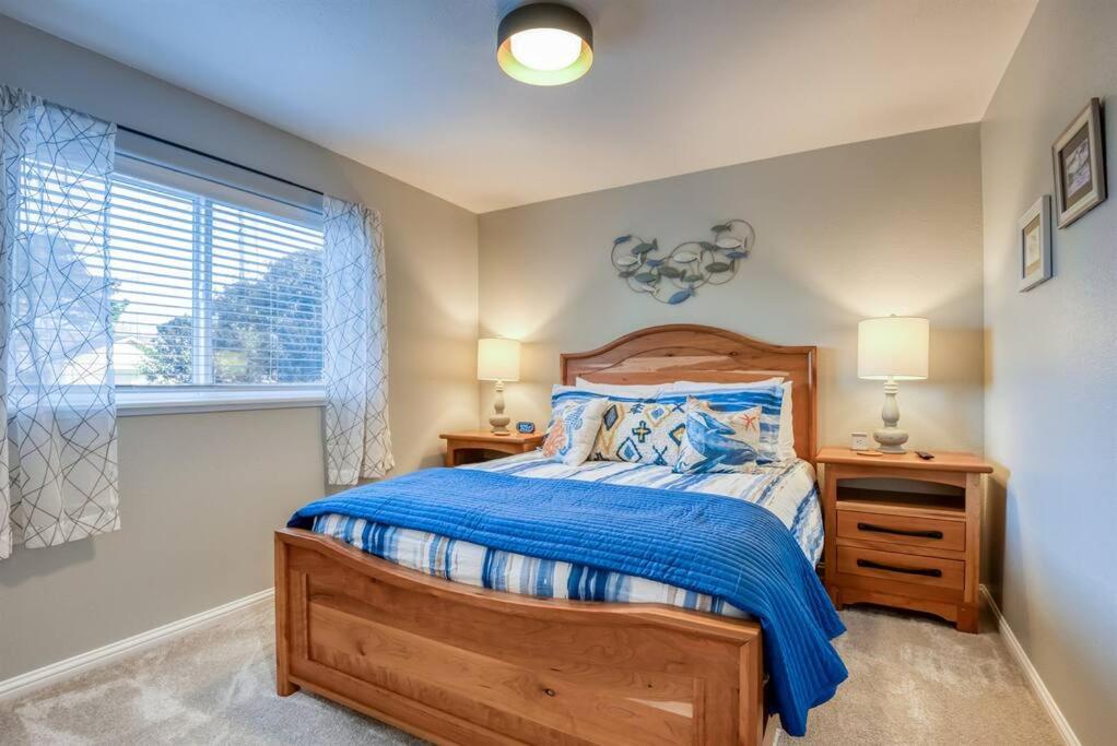 Pacific Peeks 2 - Oceanview Pet Friendly Retreat with EV Charging fee, photo 17