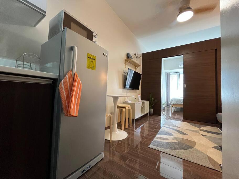 Hygge home with Ayala CBD Makati view! NEW!