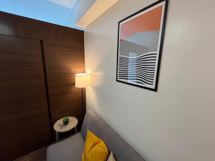 Hygge home with Ayala CBD Makati view! NEW!