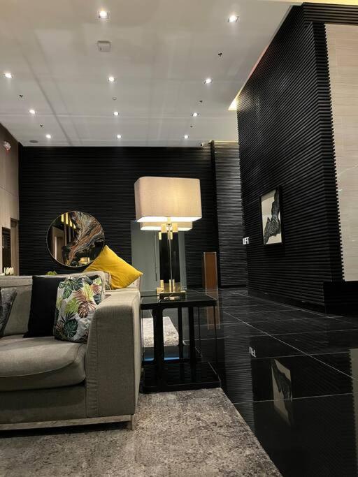 Hygge home with Ayala CBD Makati view! NEW!