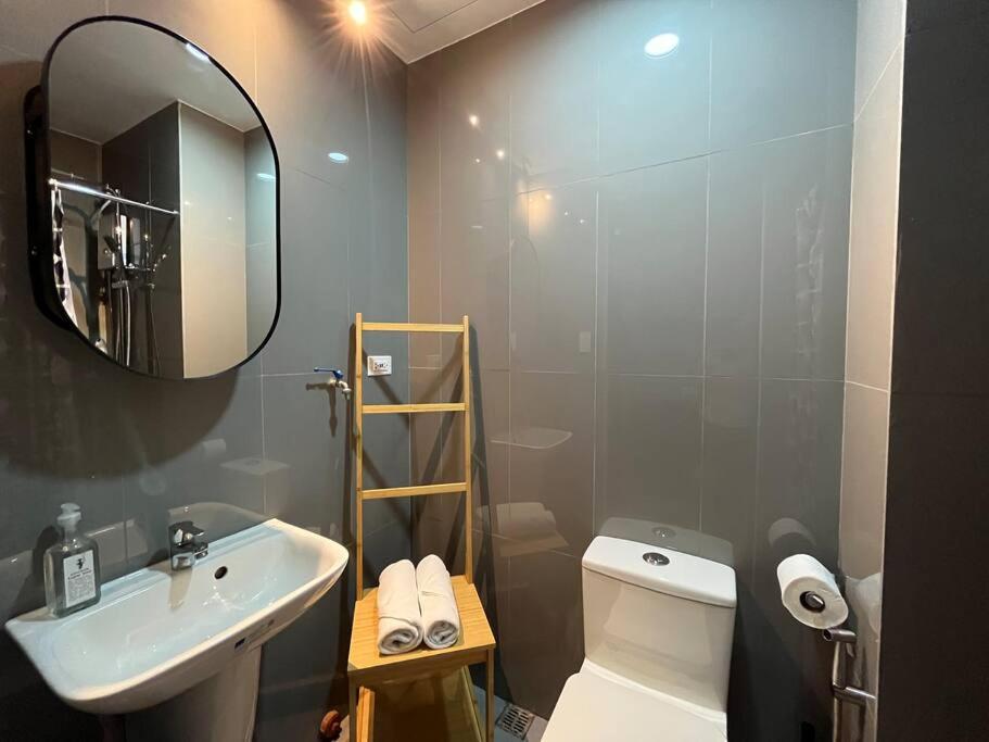 Hygge home with Ayala CBD Makati view! NEW!