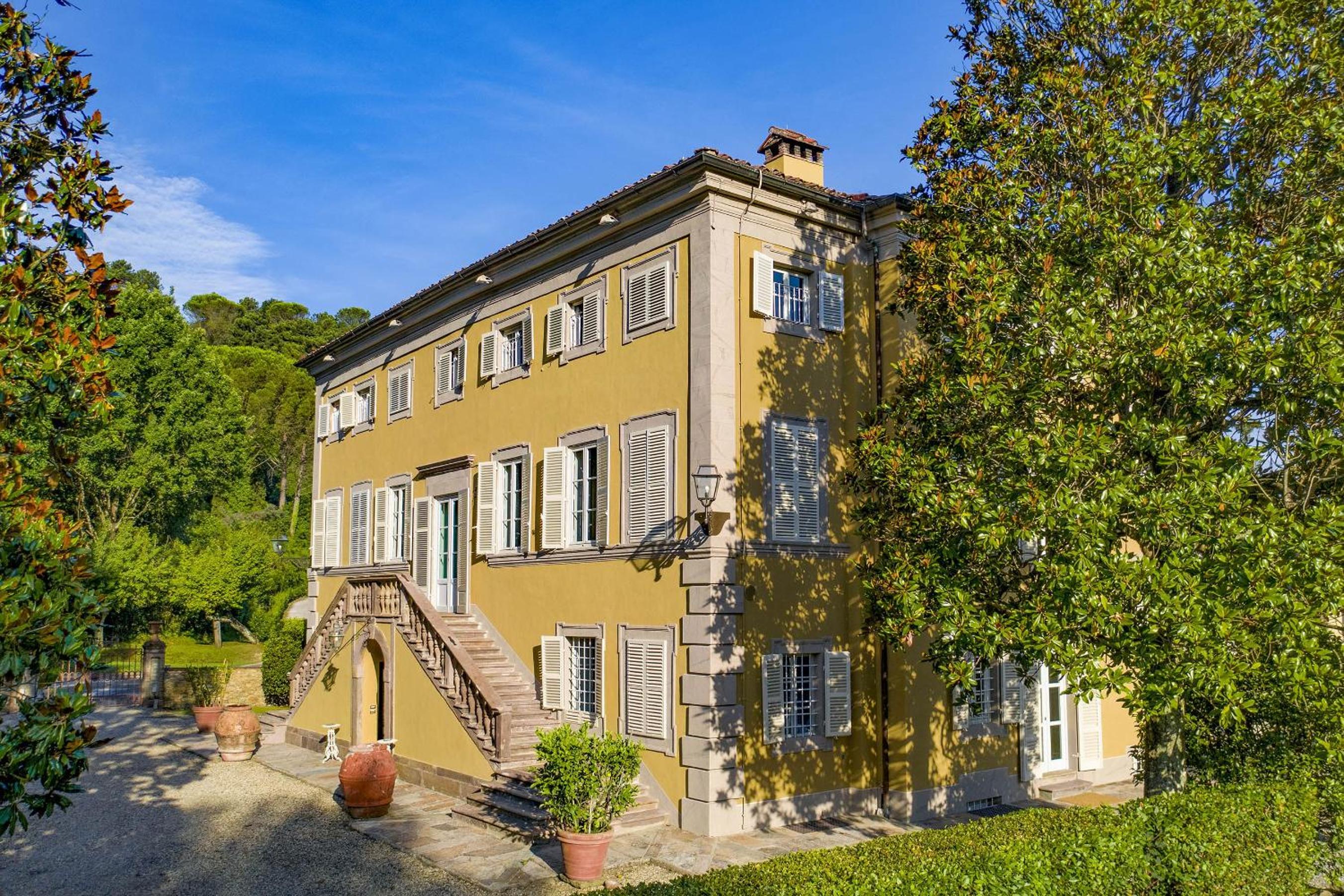 Coselli 's Collection. Luxury Villas Rental