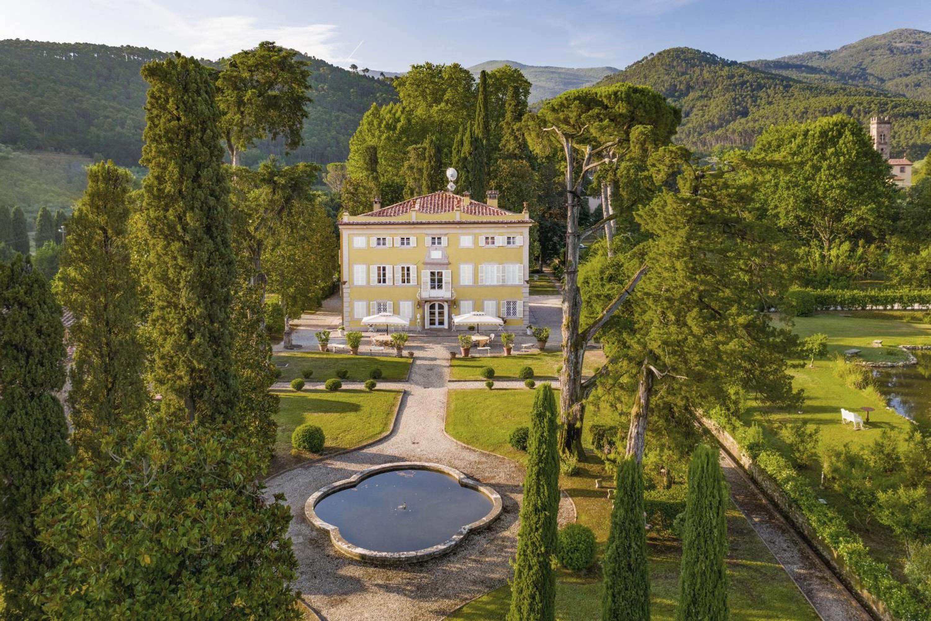Coselli 's Collection. Luxury Villas Rental