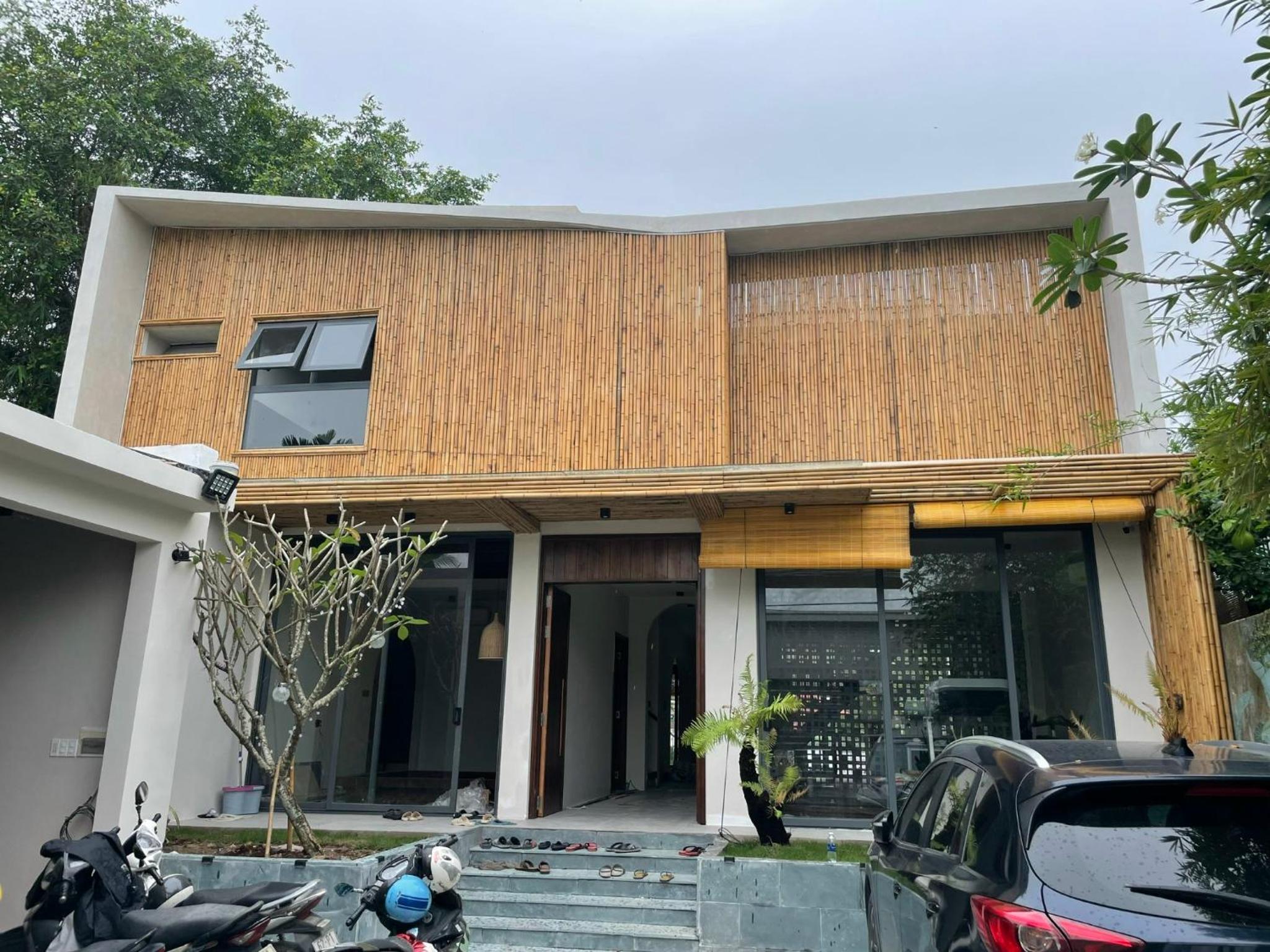 TROPICAL HOUSE RIVERSIDE RETREAT view 4