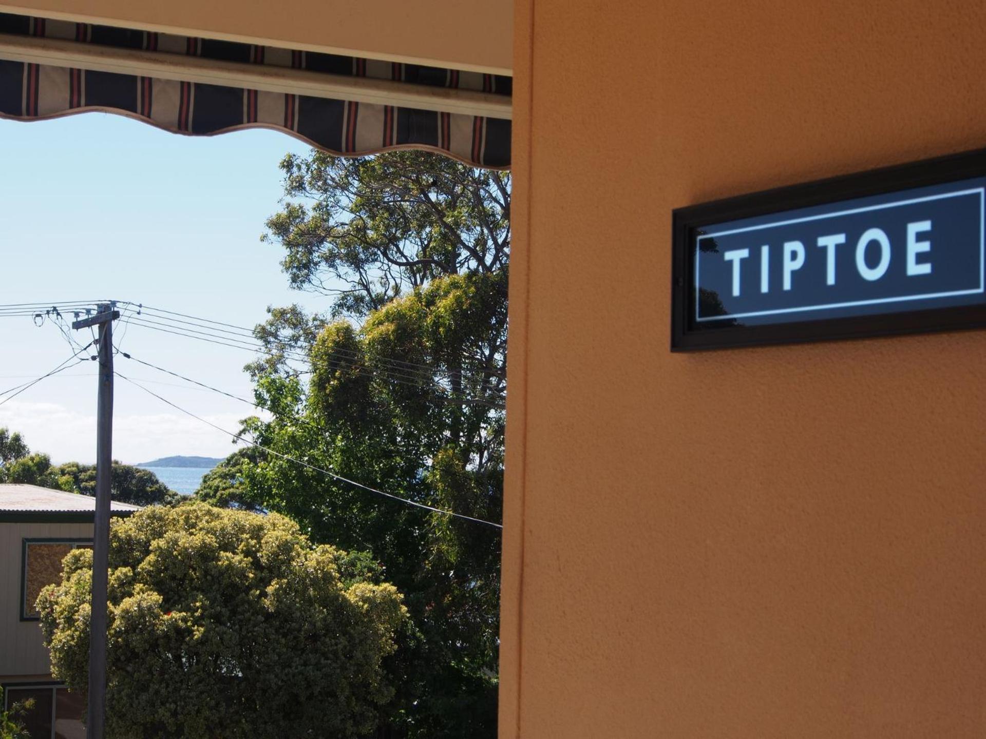 Tiptoe Hyams Beach