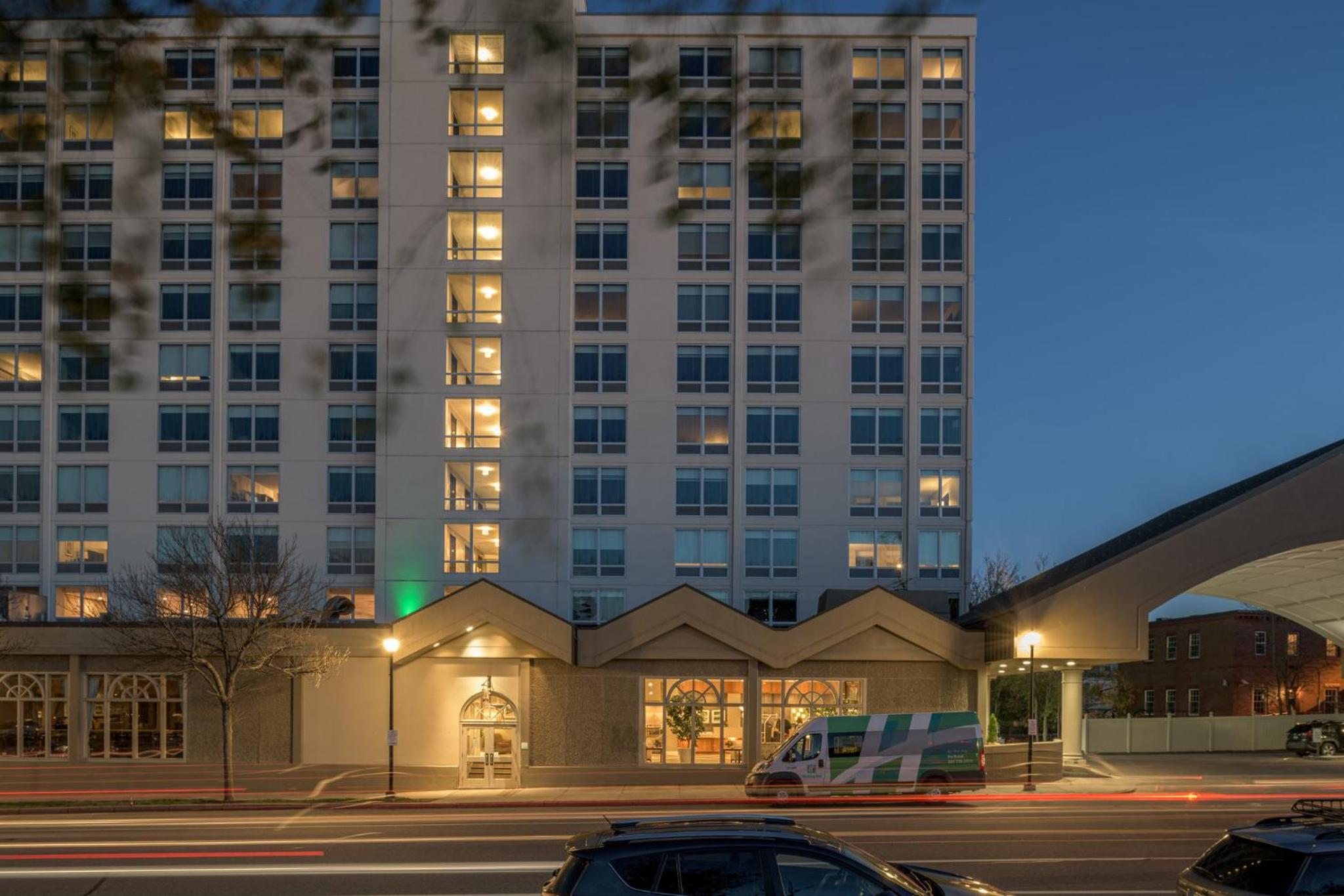 Portland Vacations - Holiday Inn Portland-By the Bay, an IHG Hotel - Property Image 5