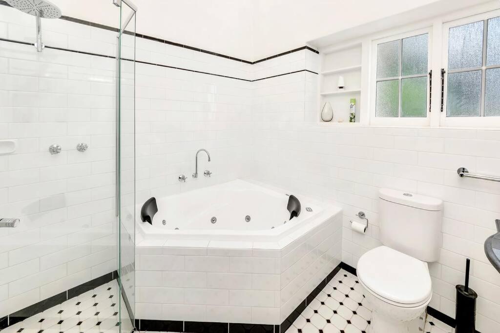 Normanville, large historic three bedroom home