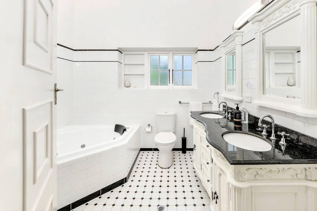 Normanville, large historic three bedroom home