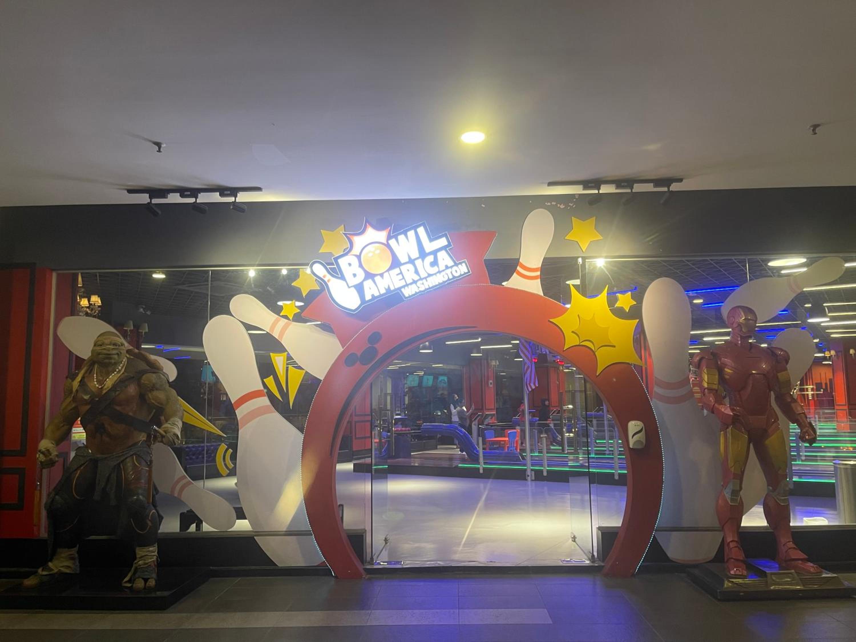 I-CITY Holidays biggest Swimming Pools, Astro