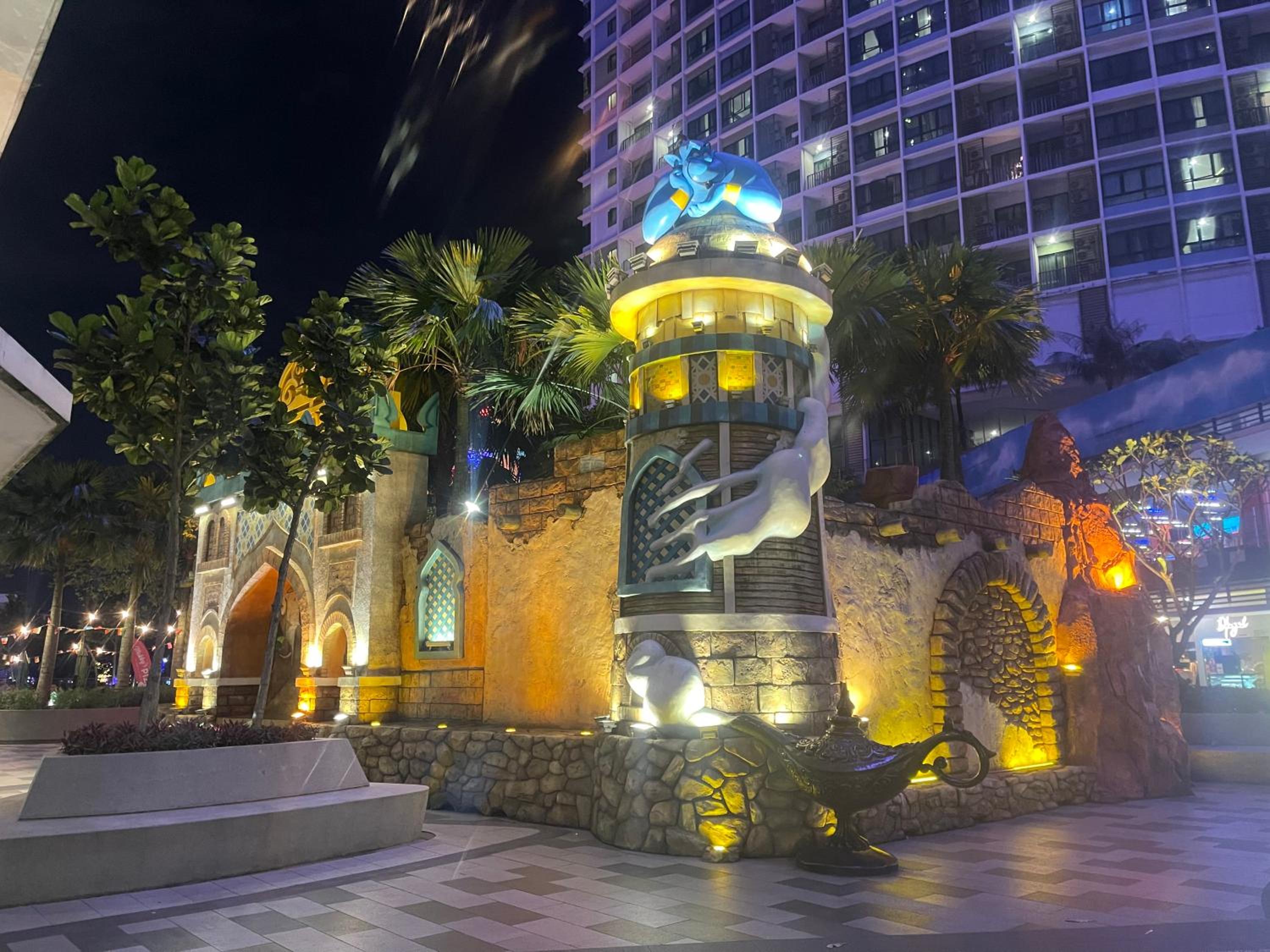 I-CITY Holidays biggest Swimming Pools, Astro