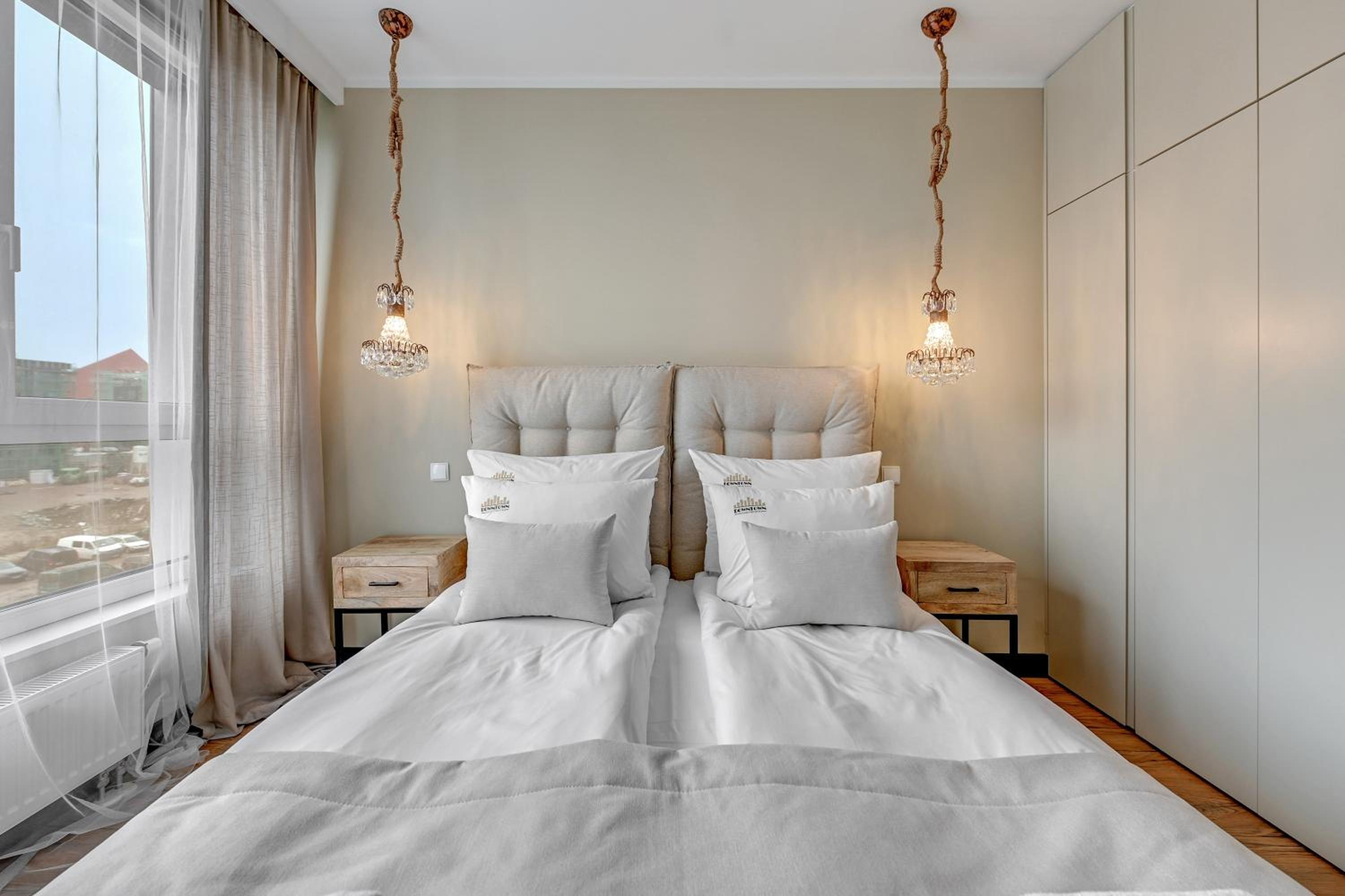 Chlebova - Riverside View Terrace, Free Parking, Gym & Kidsplay by Downtown Apartments