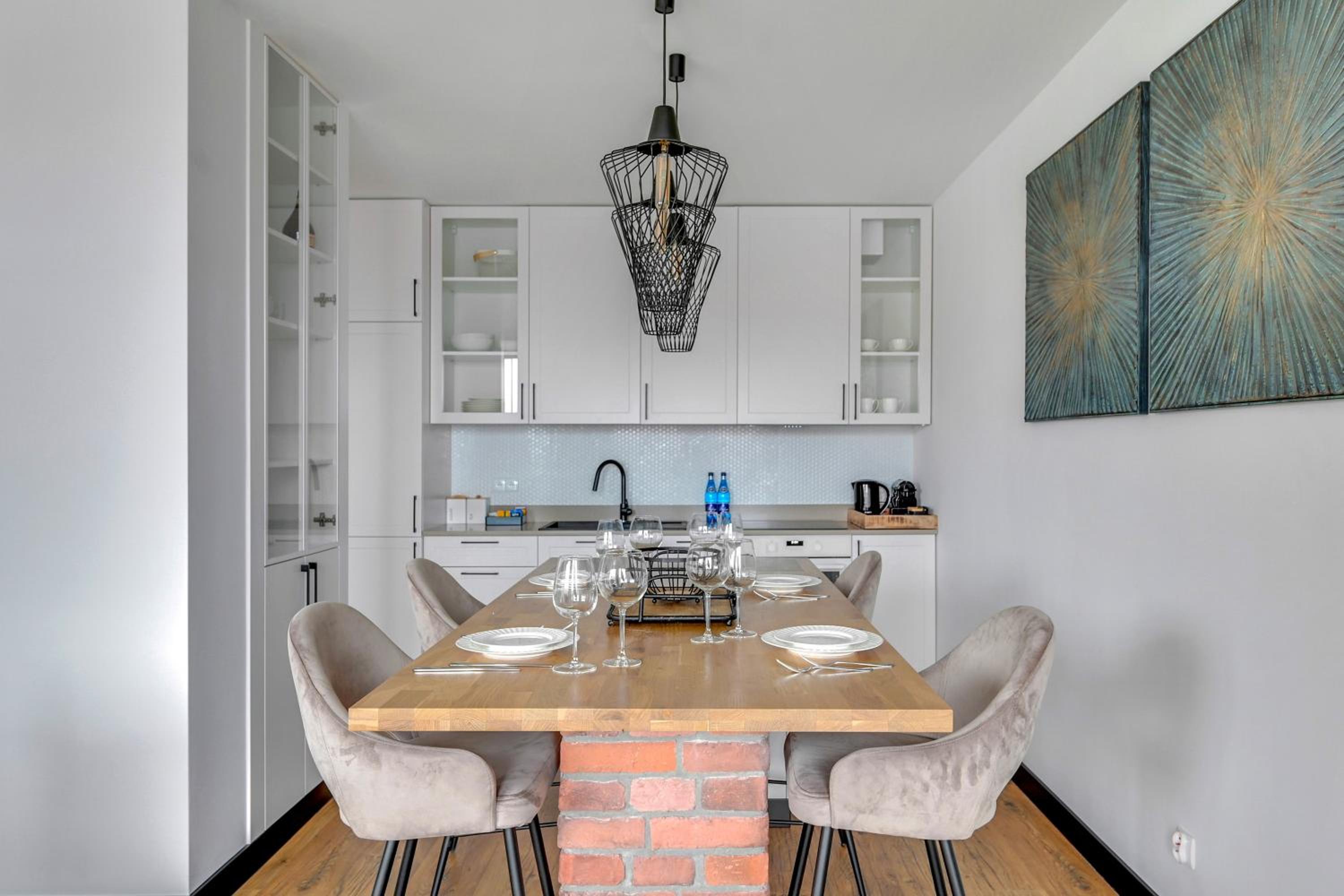 Chlebova - Riverside View Terrace, Free Parking, Gym & Kidsplay by Downtown Apartments