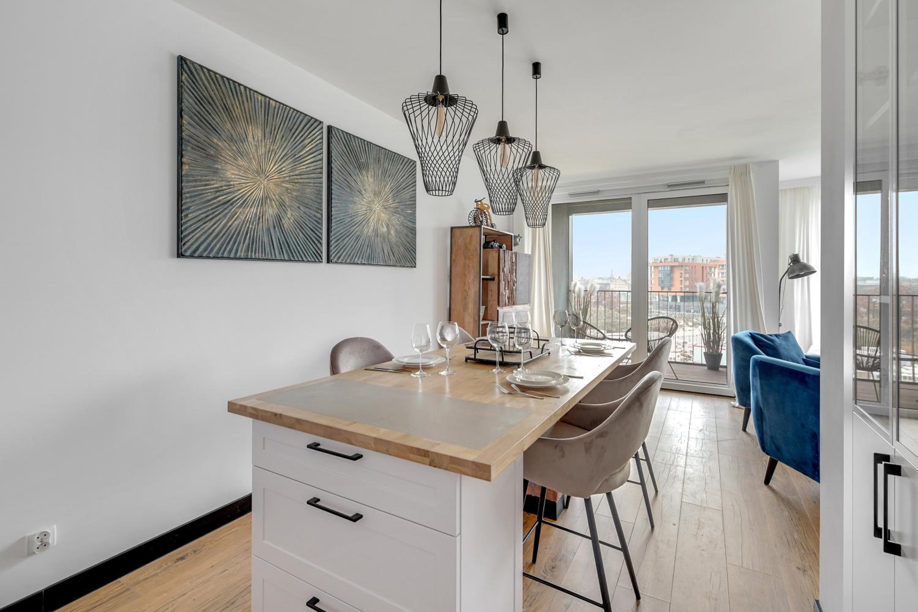 Chlebova - Riverside View Terrace, Free Parking, Gym & Kidsplay by Downtown Apartments