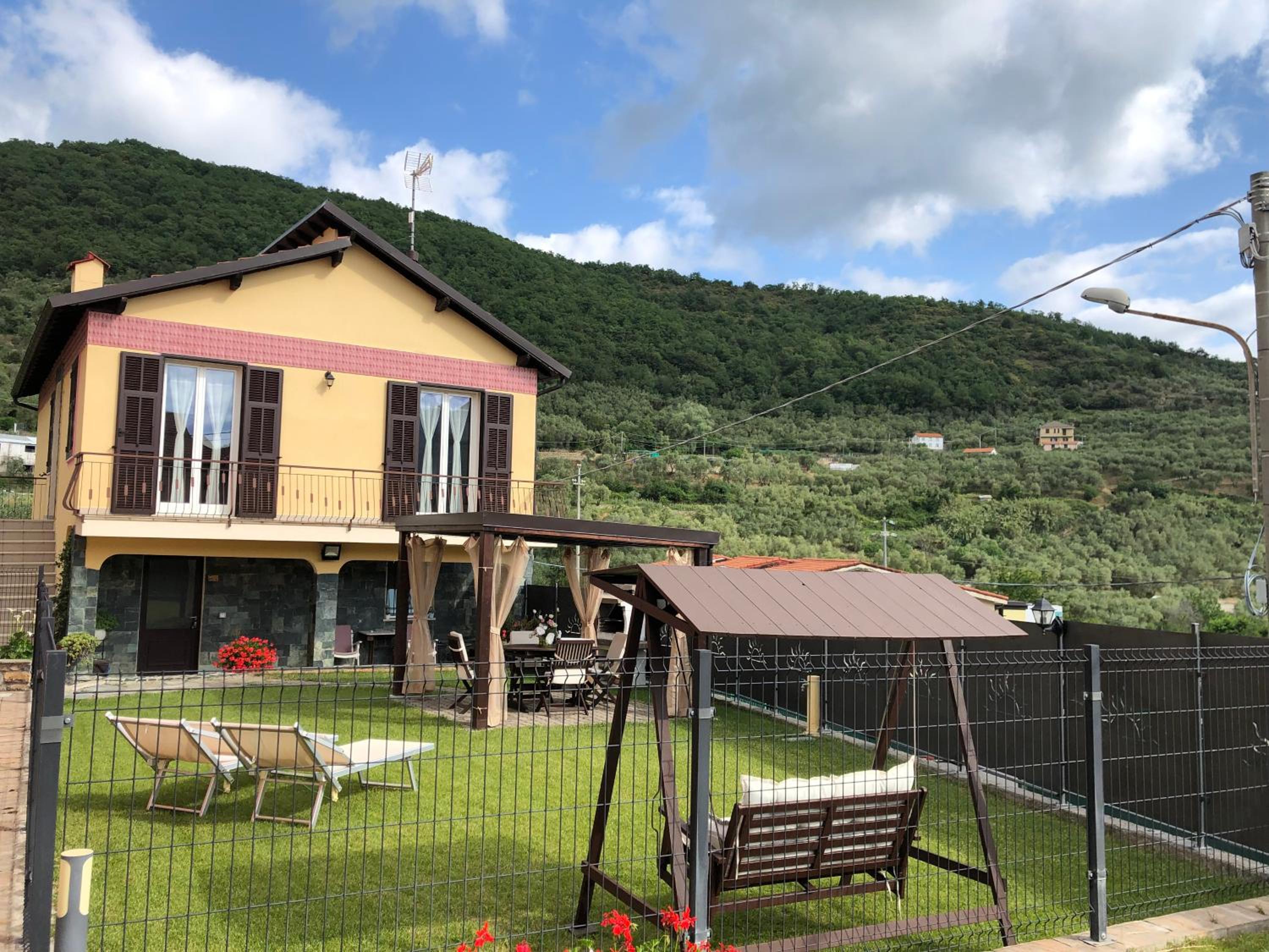 Casa Ginni con Piscina e giardino view 3