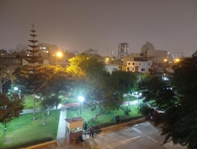 Frente a hermoso Parque Pueblo Libre view 5