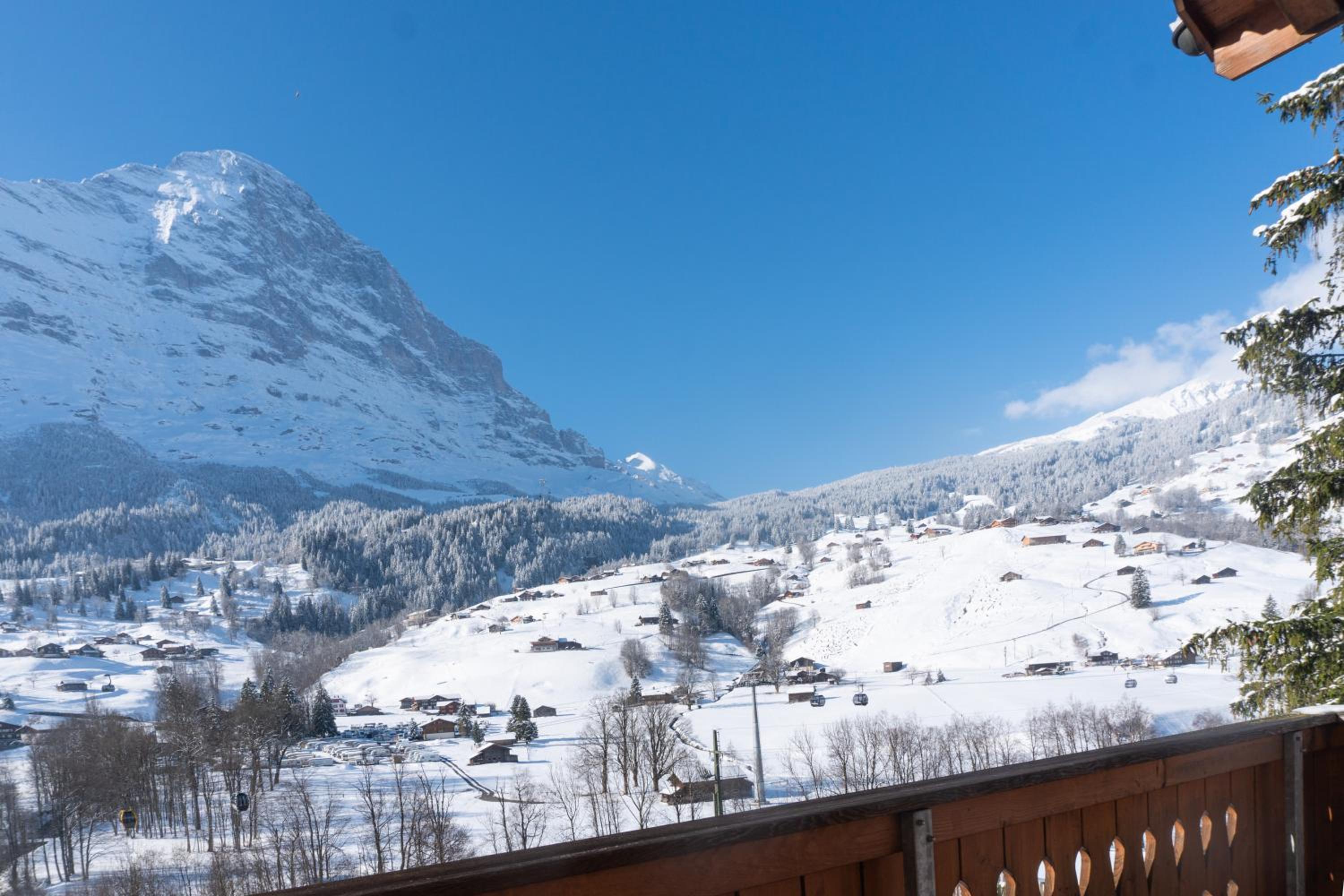Spacious apartment with outstanding views and locations