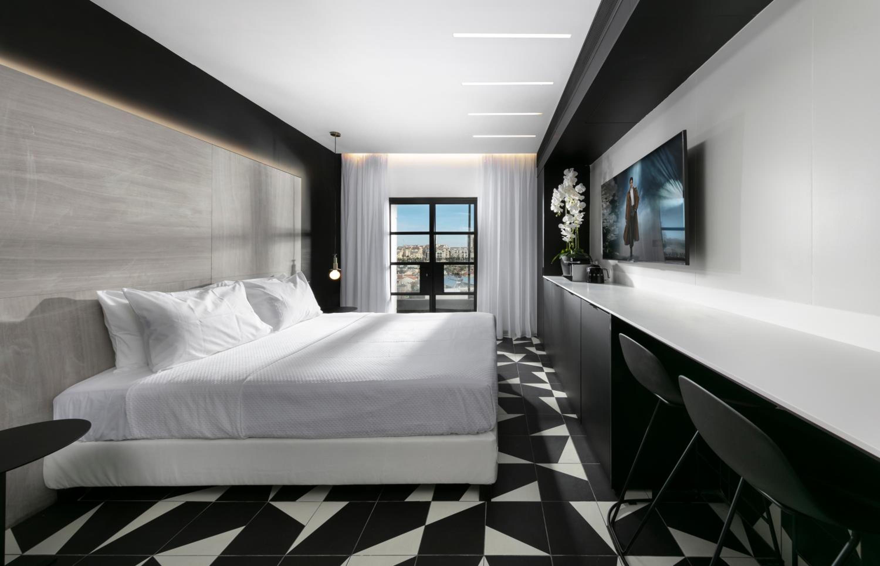 King George Suites - Betzalel view 3
