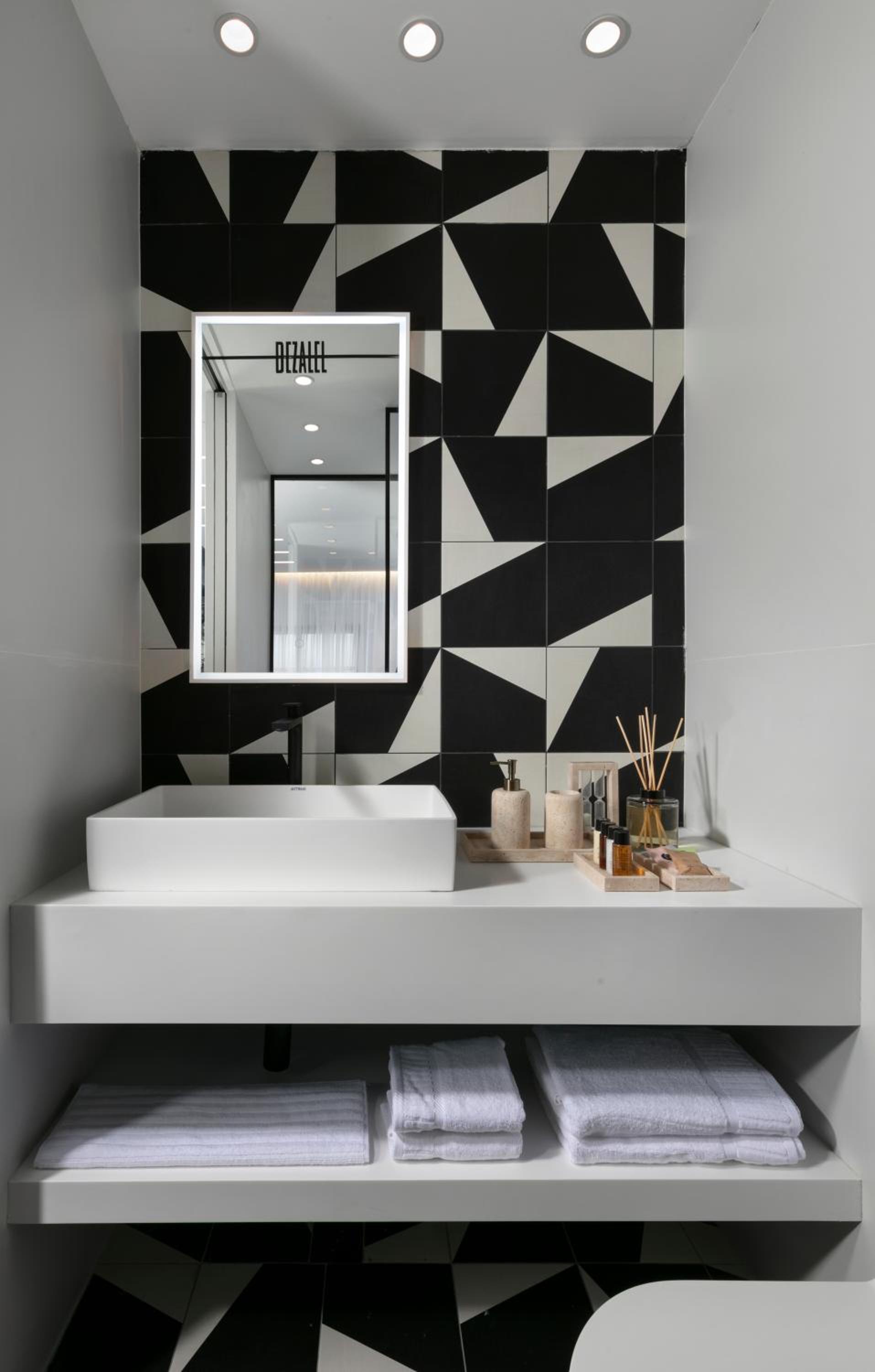 King George Suites - Betzalel view 4