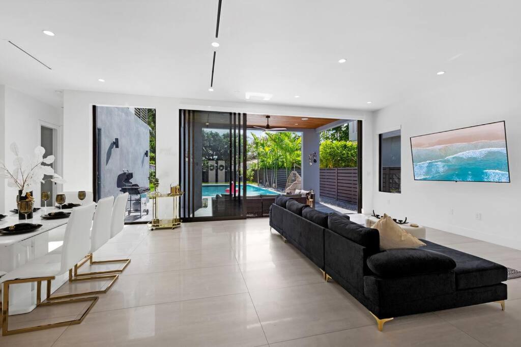 Modern Villa w/ Resort Amenities & Salt Water Pool