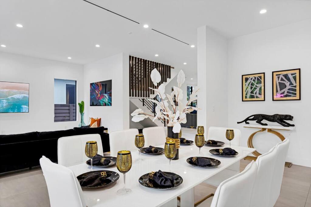 Modern Villa w/ Resort Amenities & Salt Water Pool
