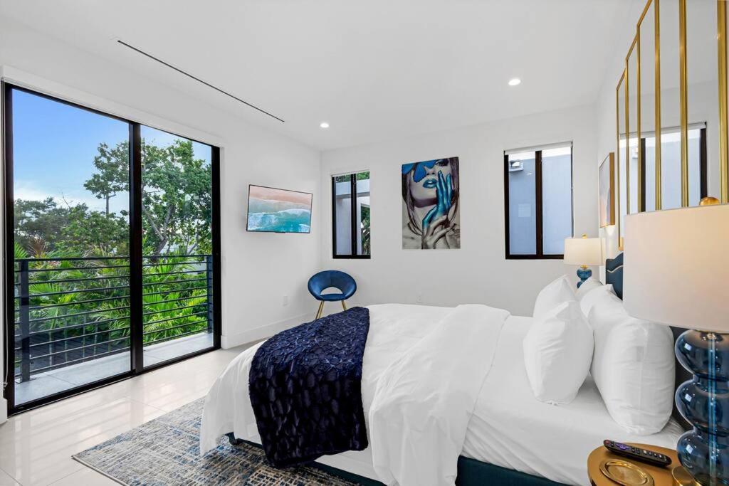 Modern Villa w/ Resort Amenities & Salt Water Pool