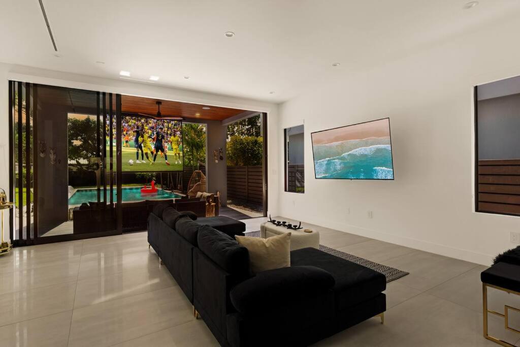 Modern Villa w/ Resort Amenities & Salt Water Pool