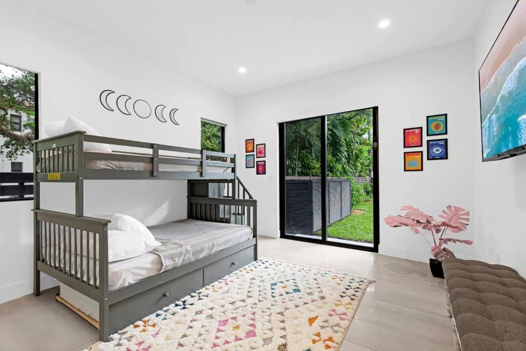 Modern Villa w/ Resort Amenities & Salt Water Pool