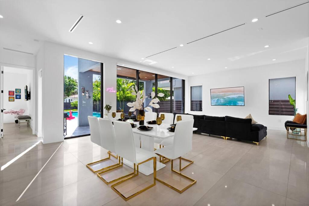 Modern Villa w/ Resort Amenities & Salt Water Pool