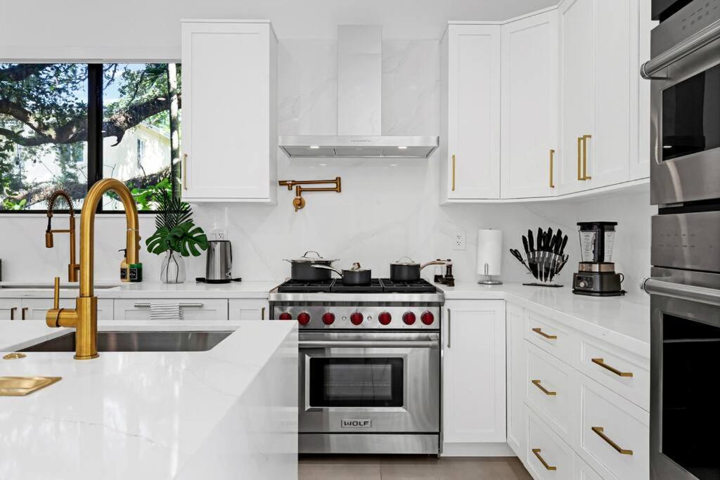 Modern Villa w/ Resort Amenities & Salt Water Pool