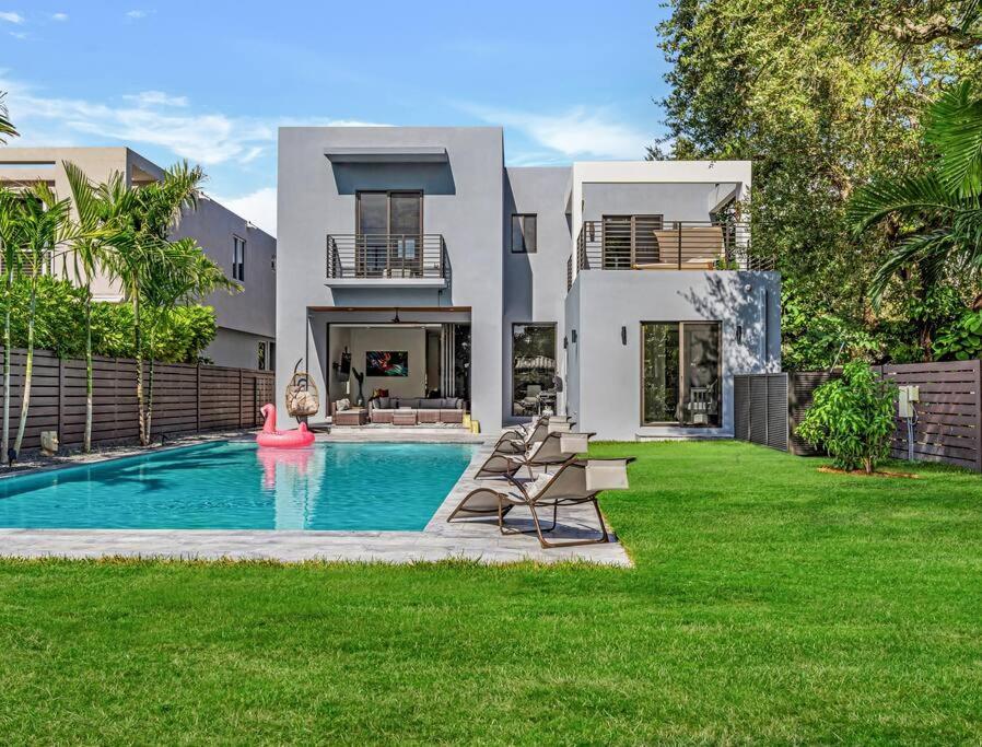 Modern Villa w/ Resort Amenities & Salt Water Pool