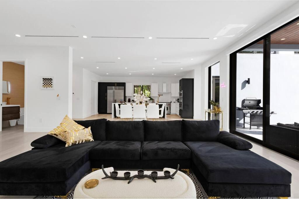 Modern Villa w/ Resort Amenities & Salt Water Pool