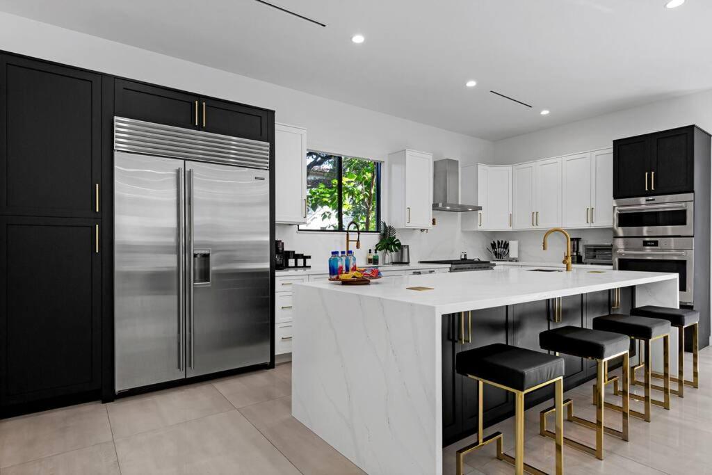 Modern Villa w/ Resort Amenities & Salt Water Pool