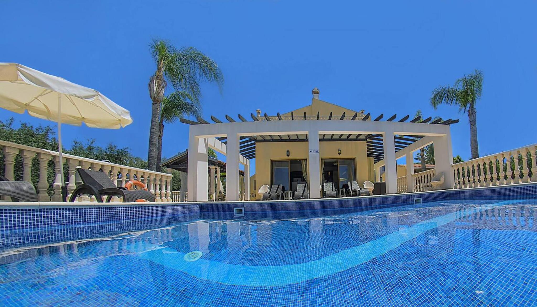 Fabulous Villa In Coral Bay Near Beach, Amenities view 2
