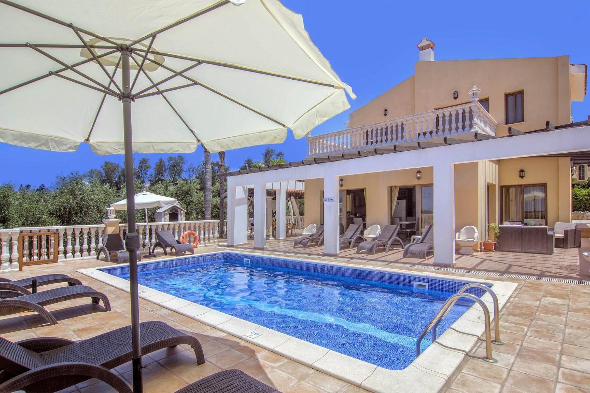 Fabulous Villa In Coral Bay Near Beach, Amenities view 3