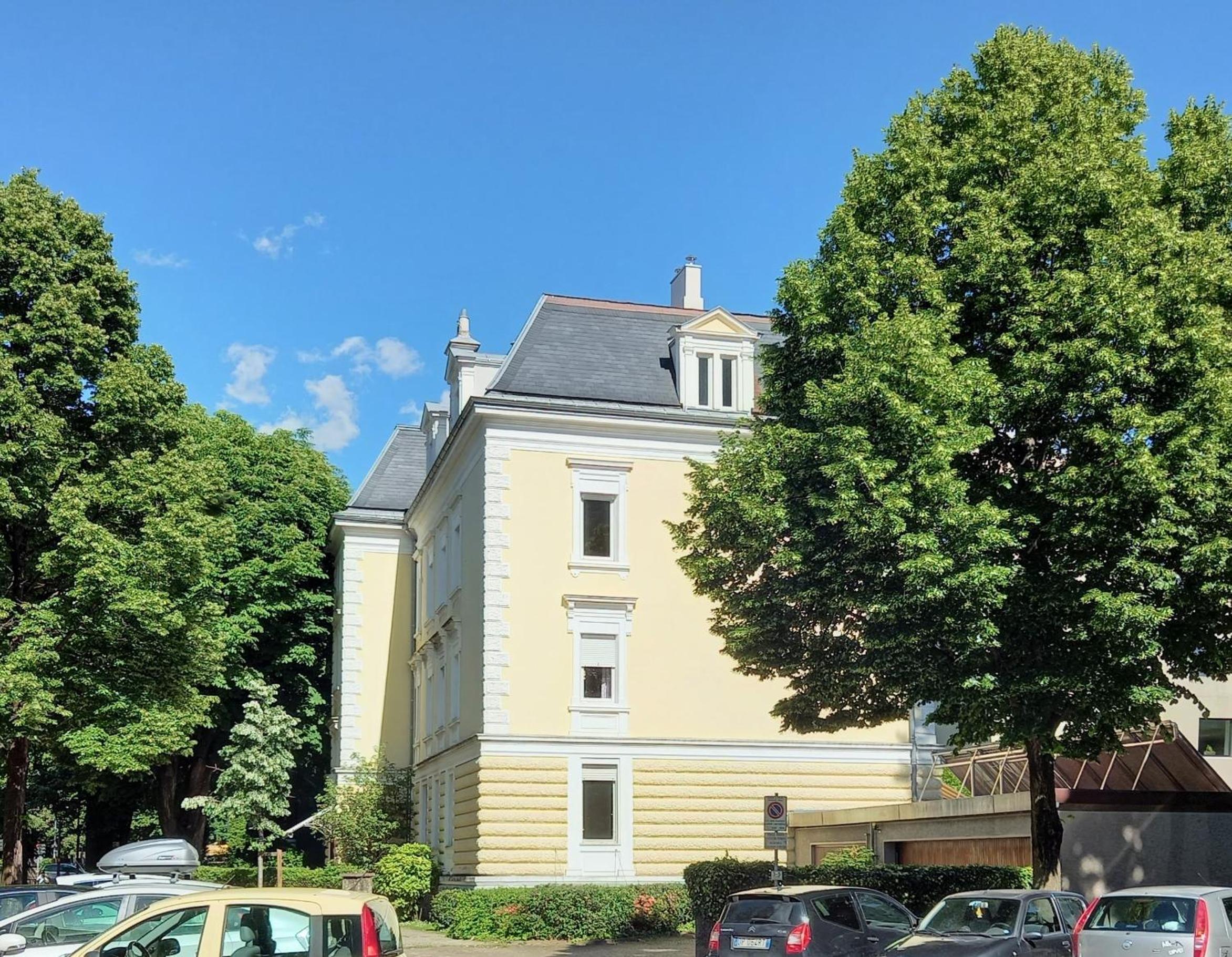 5-Zimmer-Appartement in historischer Privatvilla, Meran Zentrum, Kostenloser Parkplatz