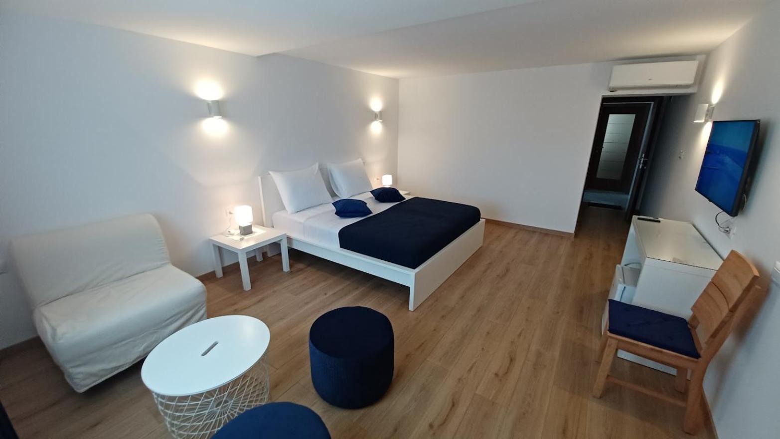 Amaryllis residence, apartment Diana & Deluxe rooms with shared kitchen view 3