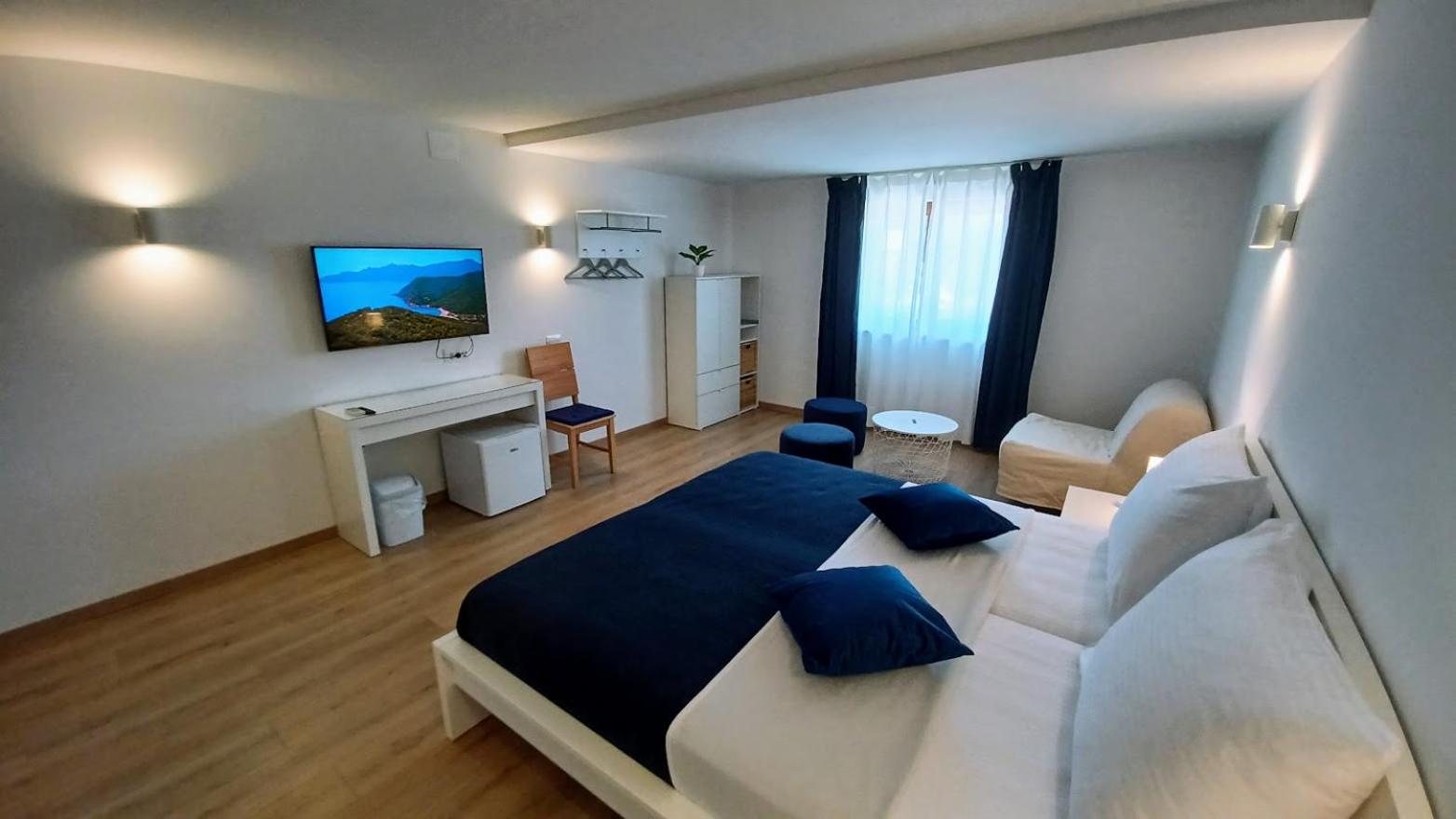 Amaryllis residence, apartment Diana & Deluxe rooms with shared kitchen view 4