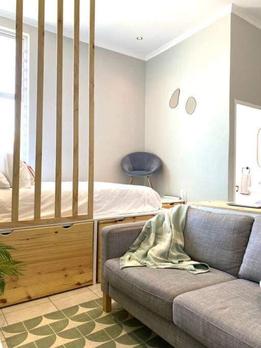 Beachside Studio Apartment on Surfers Corner view 2