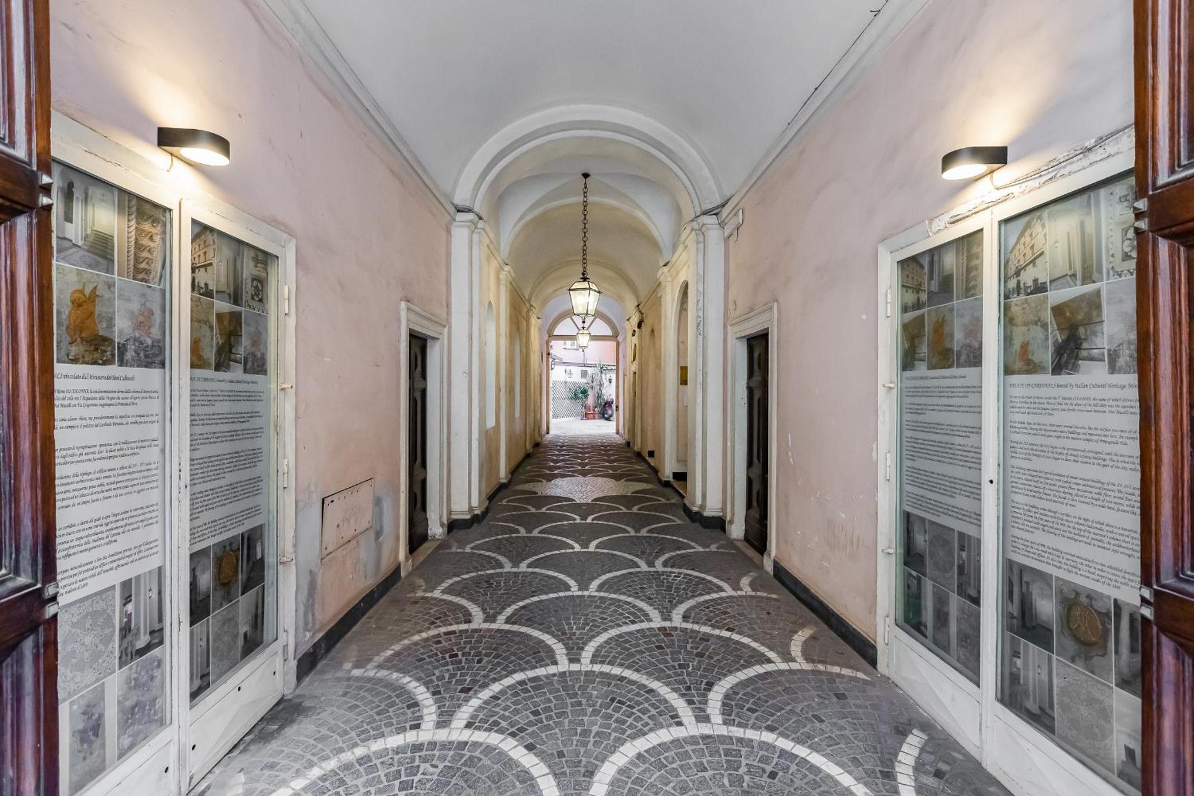 VIVILO COLLECTION - Spanish Steps Macelli Apt with private terrace