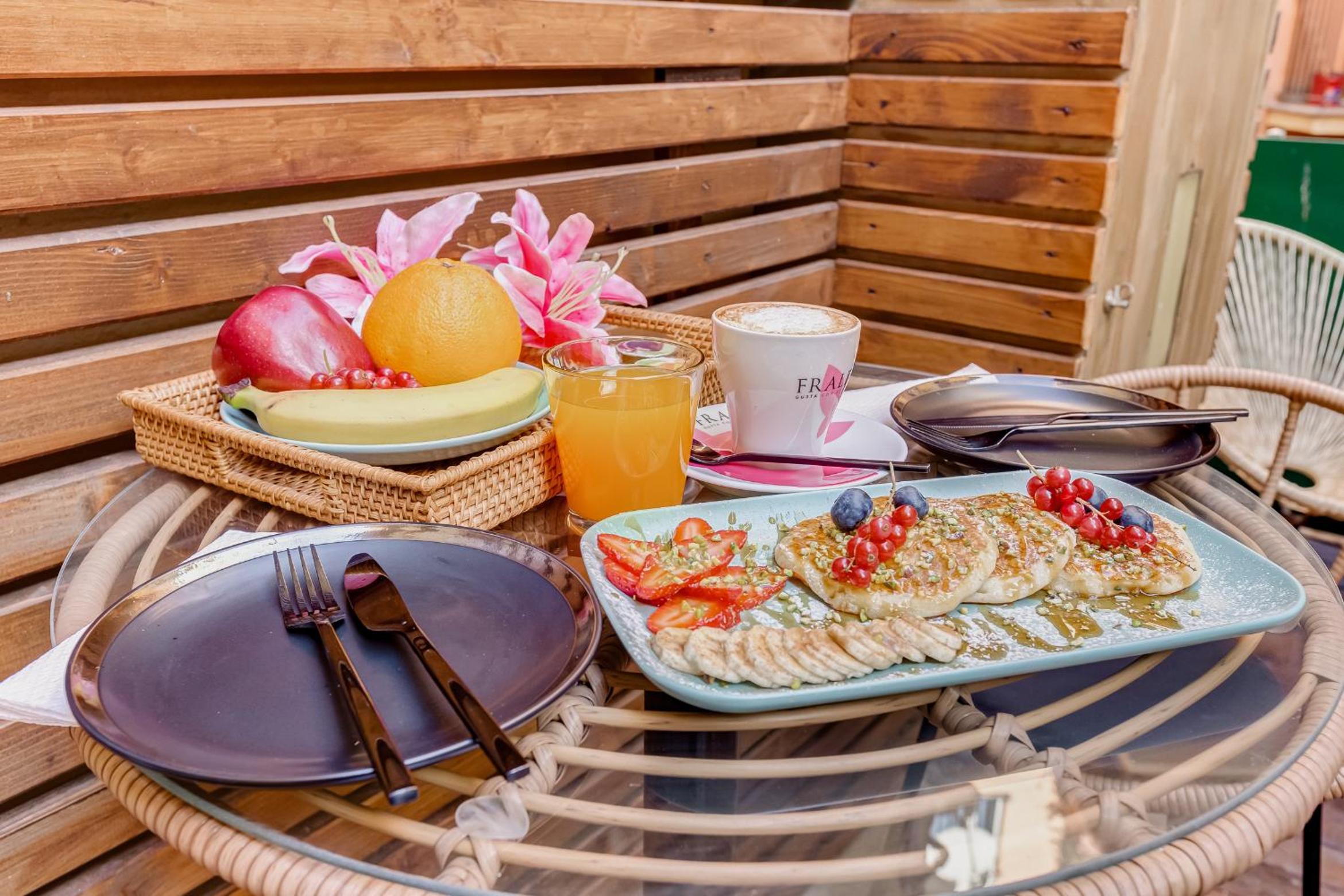 VIVILO COLLECTION - Spanish Steps Macelli Apt with private terrace