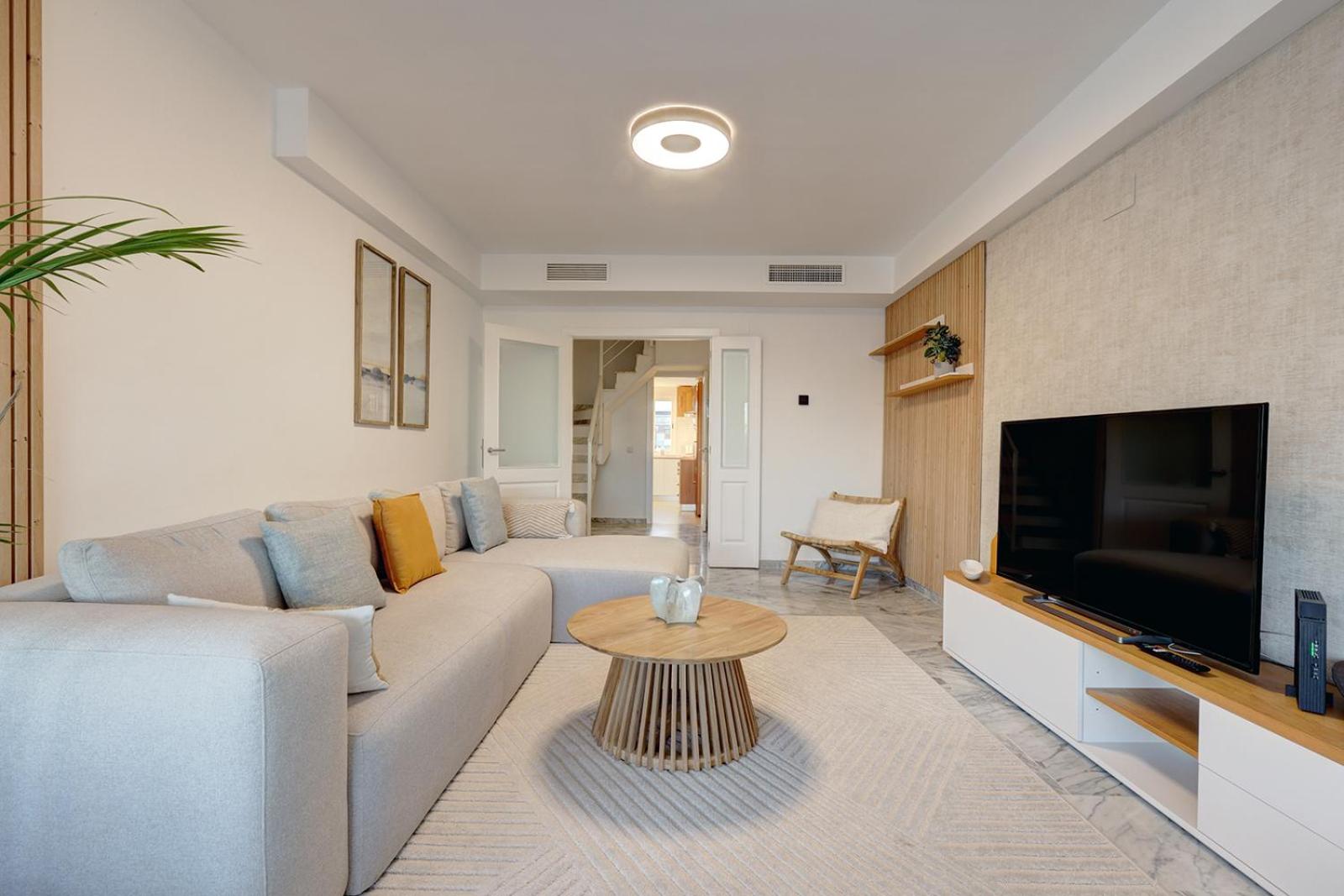 Bright Nordic style penthouse in beachside resort