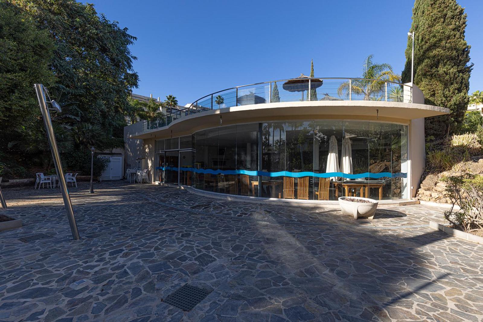 Bright Nordic style penthouse in beachside resort