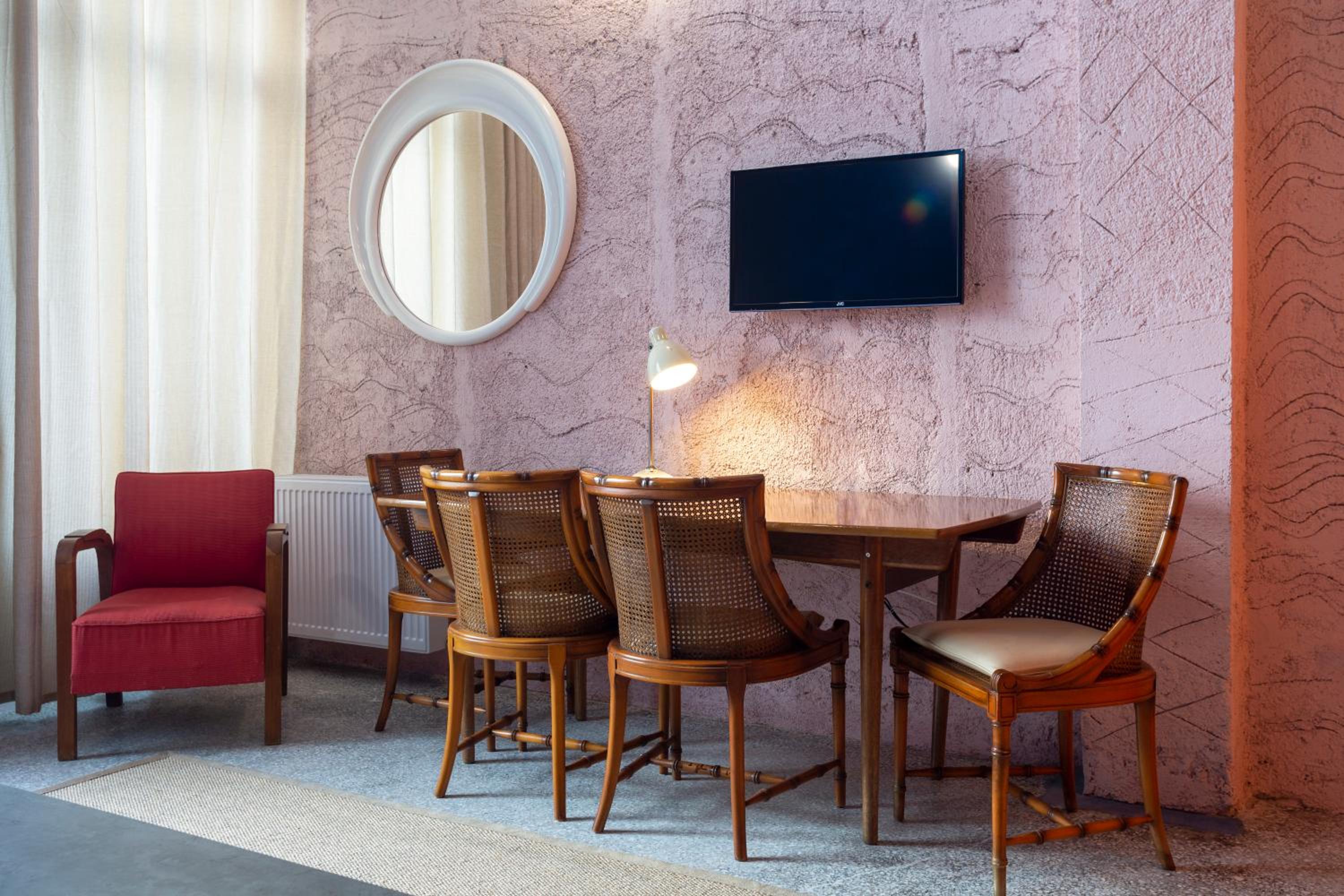 meeting & event spaces
