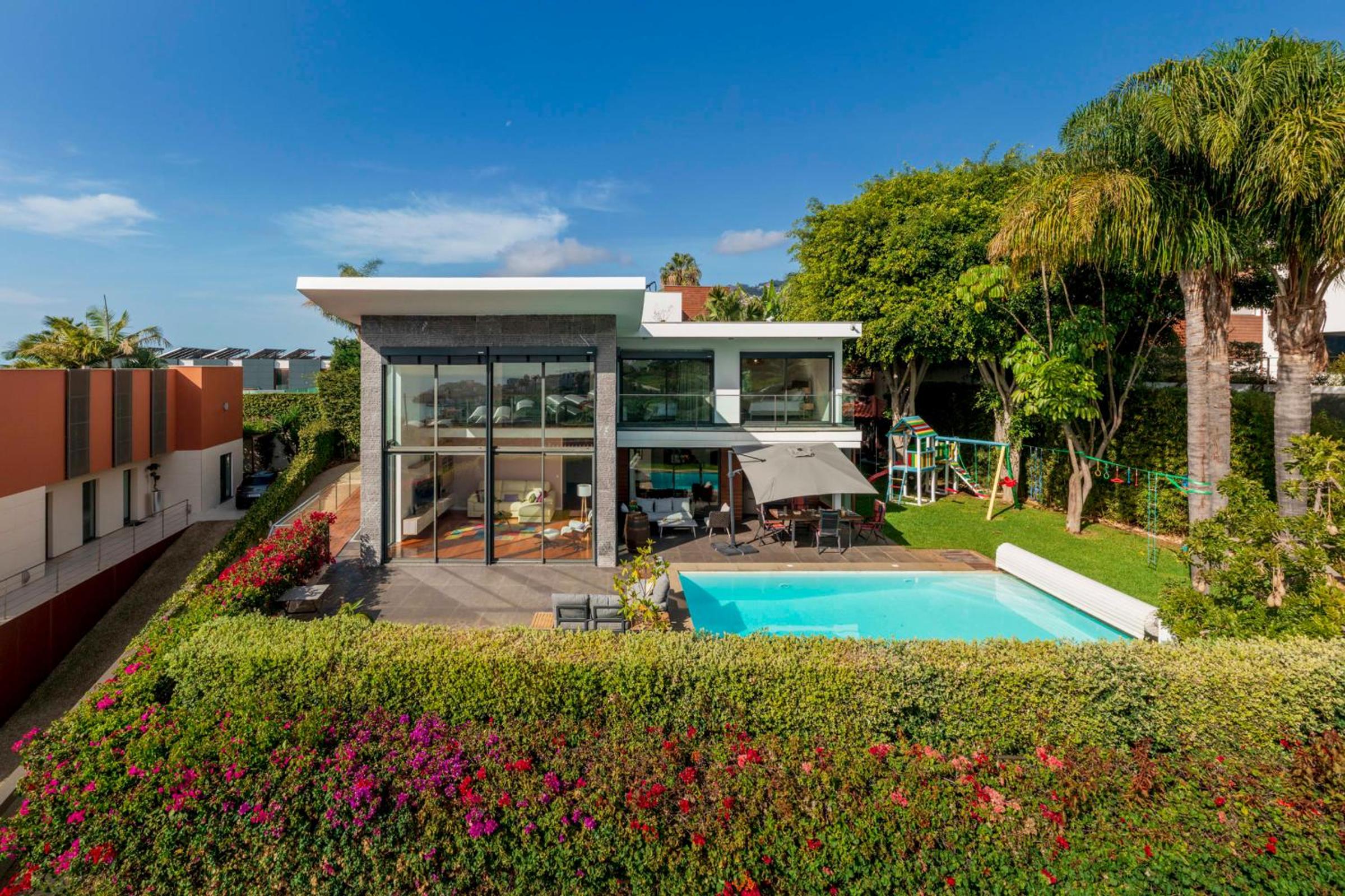 Villa das Quebradas by An Island Apart