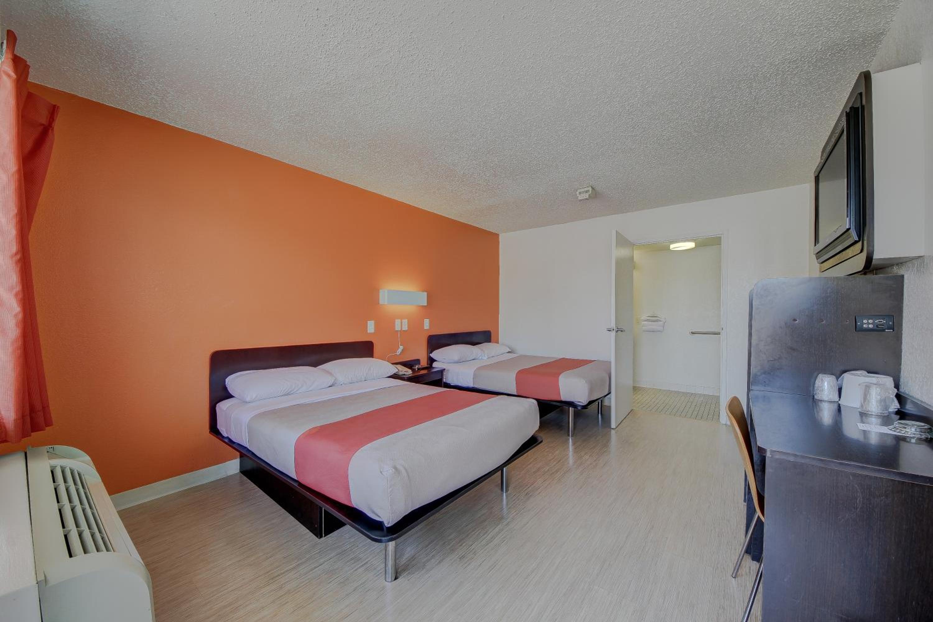 San Antonio Vacations - Motel 6-San Antonio, TX - Fort Sam Houston - Property Image 19