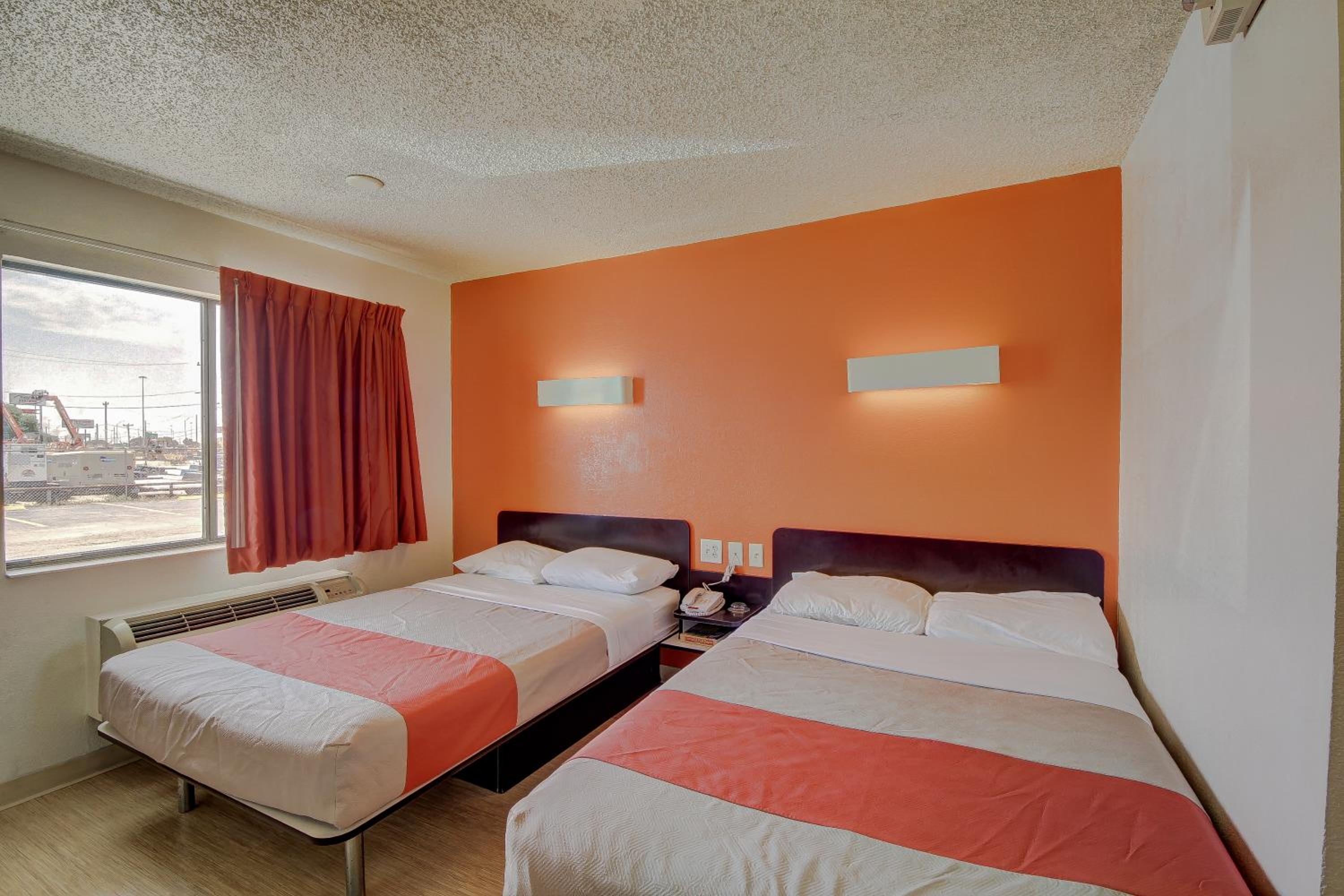 San Antonio Vacations - Motel 6-San Antonio, TX - Fort Sam Houston - Property Image 1