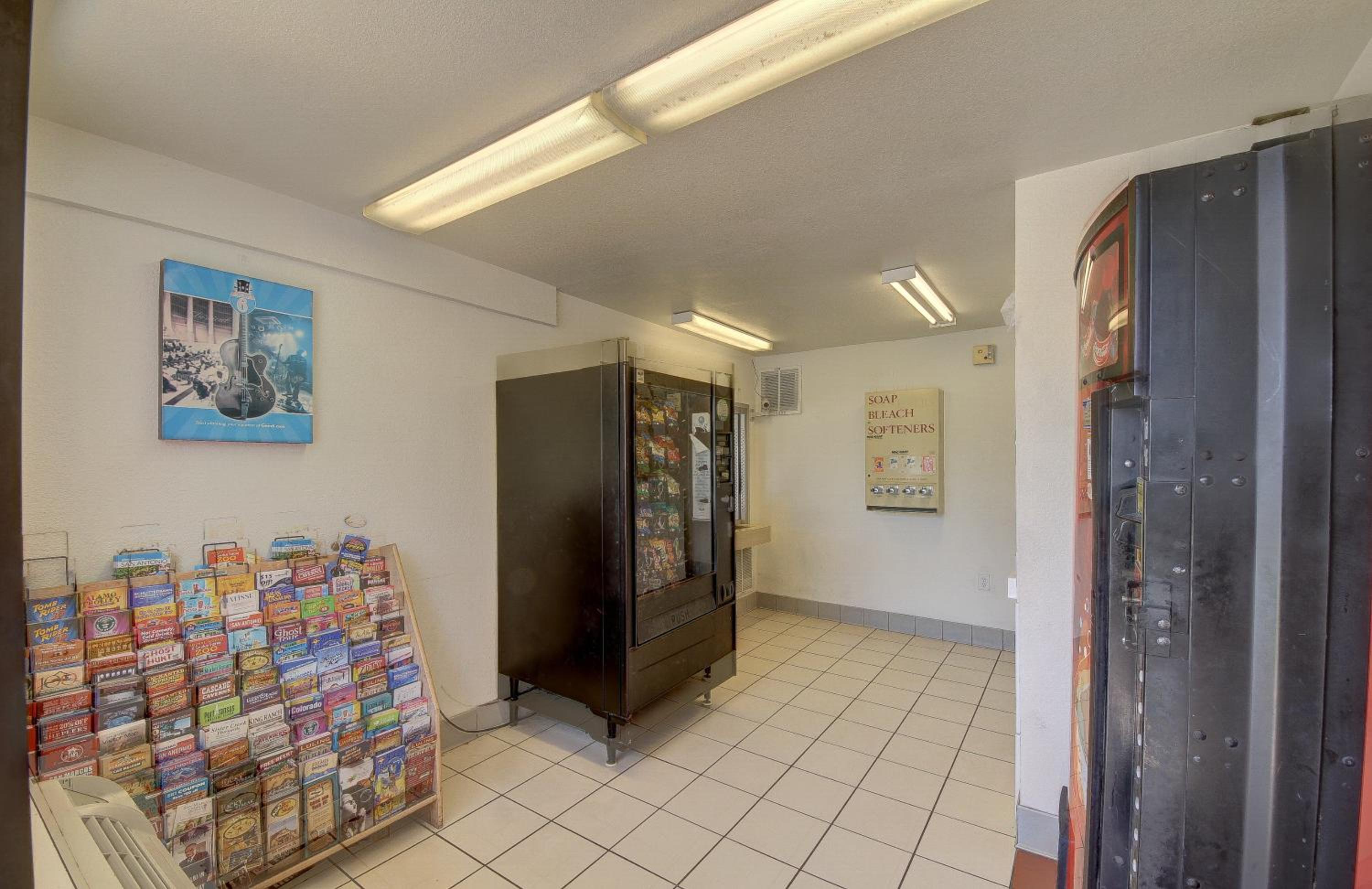 San Antonio Vacations - Motel 6-San Antonio, TX - Fort Sam Houston - Property Image 4